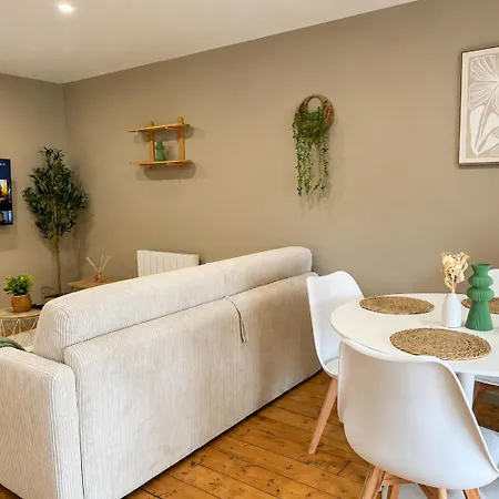 Appartements, Parking Prive Gratuit En Securisee 아파트
